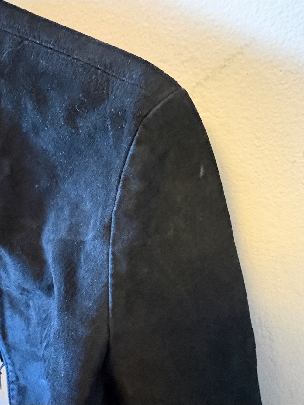 Black Suede Cropped Fringe Jacket - Picture 11 of 11